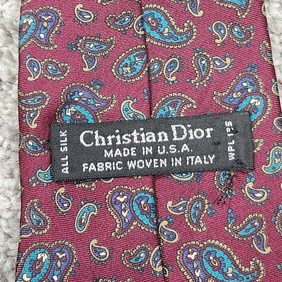Christian Dior Tie Mens Red Paisley 100% Silk Italian Fabric USA Made 3.5 - Picture 3 of 9